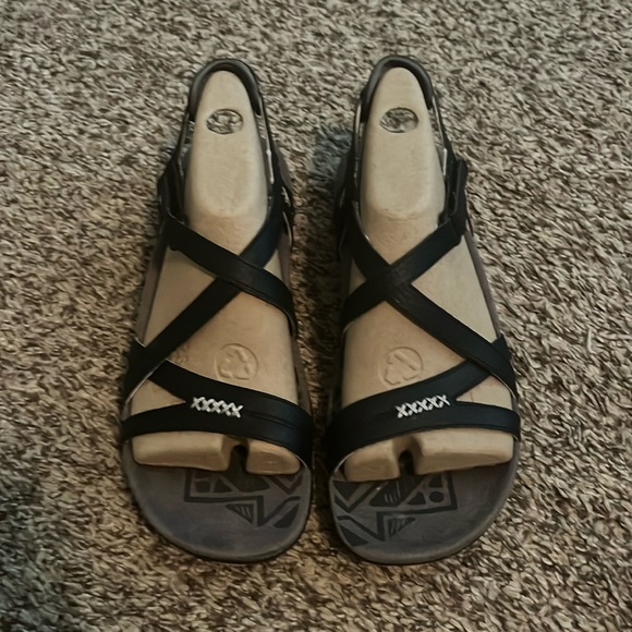 Merrell Black Paloma Sandles Size 7 Women’s New - Picture 1 of 5